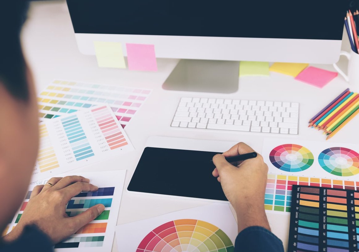 freelance logo designer working