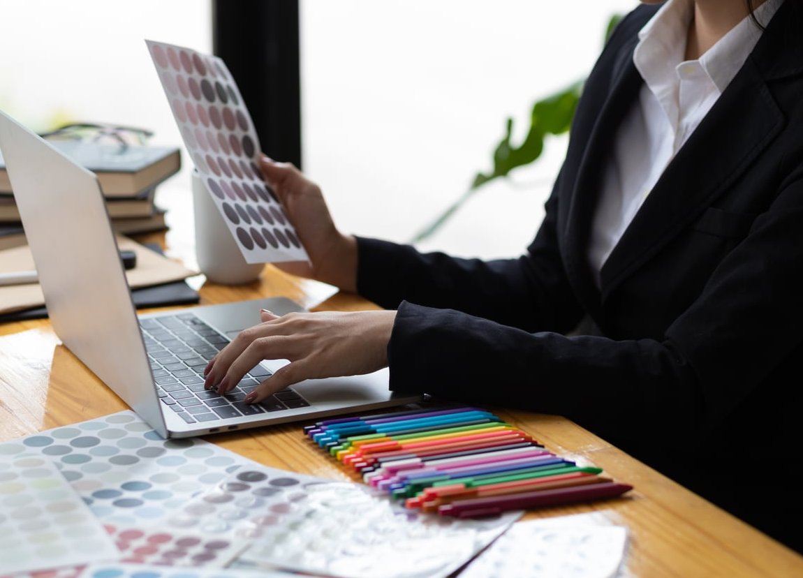 freelance logo designer working